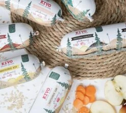 Kivo Petfood Houdbare Worsten INTRODUCTIEDOOS 6 X 600 Gram Smaken: Rund, Kip, Rund & Kip, Kip & Zalm, Eend En Lam - Zacht Gestoomd Vlees - Glutenvrij Geen Fratsen -Honden Benodigdheden Verkoop 1200x1072 1