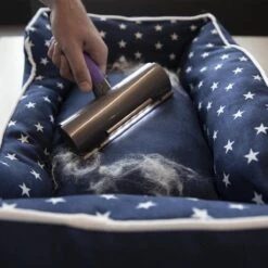 FurDaddy Batterij-aangedreven - Huisdier Haar Verwijderaar Voor Kleding - Herbruikbare Pluizenroller Voor Moeiteloze Verwijdering Van Kattenhaar & Hondenhaar - Zelfreinigende Pluizenborstel Voor Tapijt, Bank, Auto, Bed -Honden Benodigdheden Verkoop 1200x1200 221