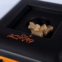 Trixie Dogtoy Dog Activity Strategy Game Gamble Box - Piepend Speelgoed - 15cm X 15cm X 9cm - Zwart/rood/oranje -Honden Benodigdheden Verkoop 1200x1200 2238