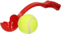 Benson Rode Honden Ballenwerper Met Ergonomische Handgreep – Inclusief Tennisbal – 38cm – Rood | Balwerper Voor Hond | Bal Werpen | Apporteer Speelgoed | Hondenspeelgoed -Honden Benodigdheden Verkoop 1200x672 1
