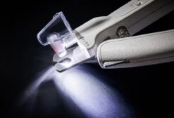 Professionele Oplaadbare LED Licht Nagelknipper, Hond, Kat, Knaagdier, Huisdieren | Dog, Cat, Nail Clipper LED Light, Rechargeable, USB Kabel | Nagelvijl - Nagelschaar Met Vijl, Opvang Van Nagels | Vergrootglas 5x | Extreem Veilig & 100% Effectief -Honden Benodigdheden Verkoop 1200x818