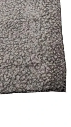 Benchkussen 70x50 Cm. Grijs. Eenvoudig Sheepskin Benchkussen. Geschikt Voor Benches Van 76 Cm. -Honden Benodigdheden Verkoop 674x1200 1